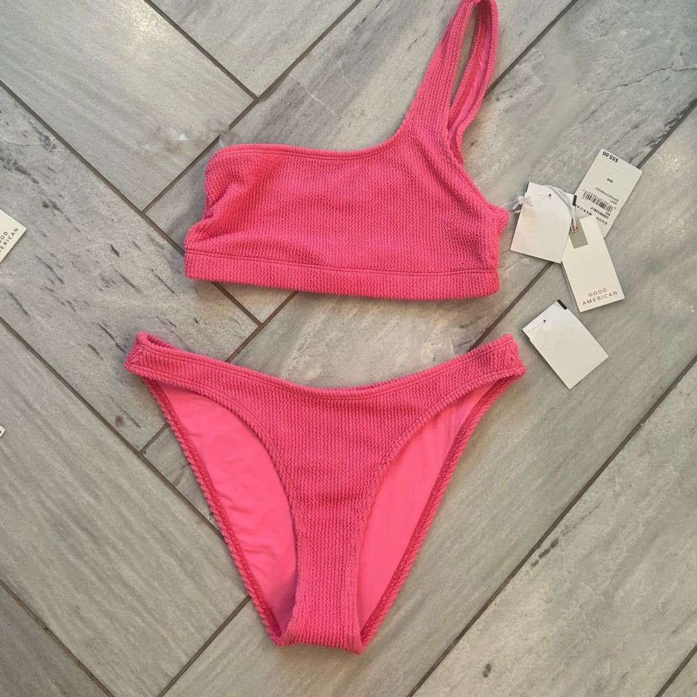 Good American Swimsuit NWT
Size 00/0